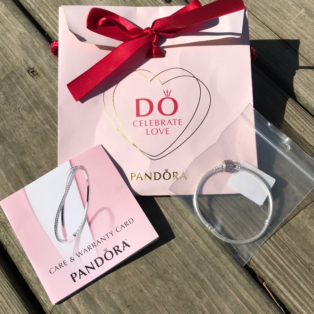 💗NWT Pandora Bracelet💗